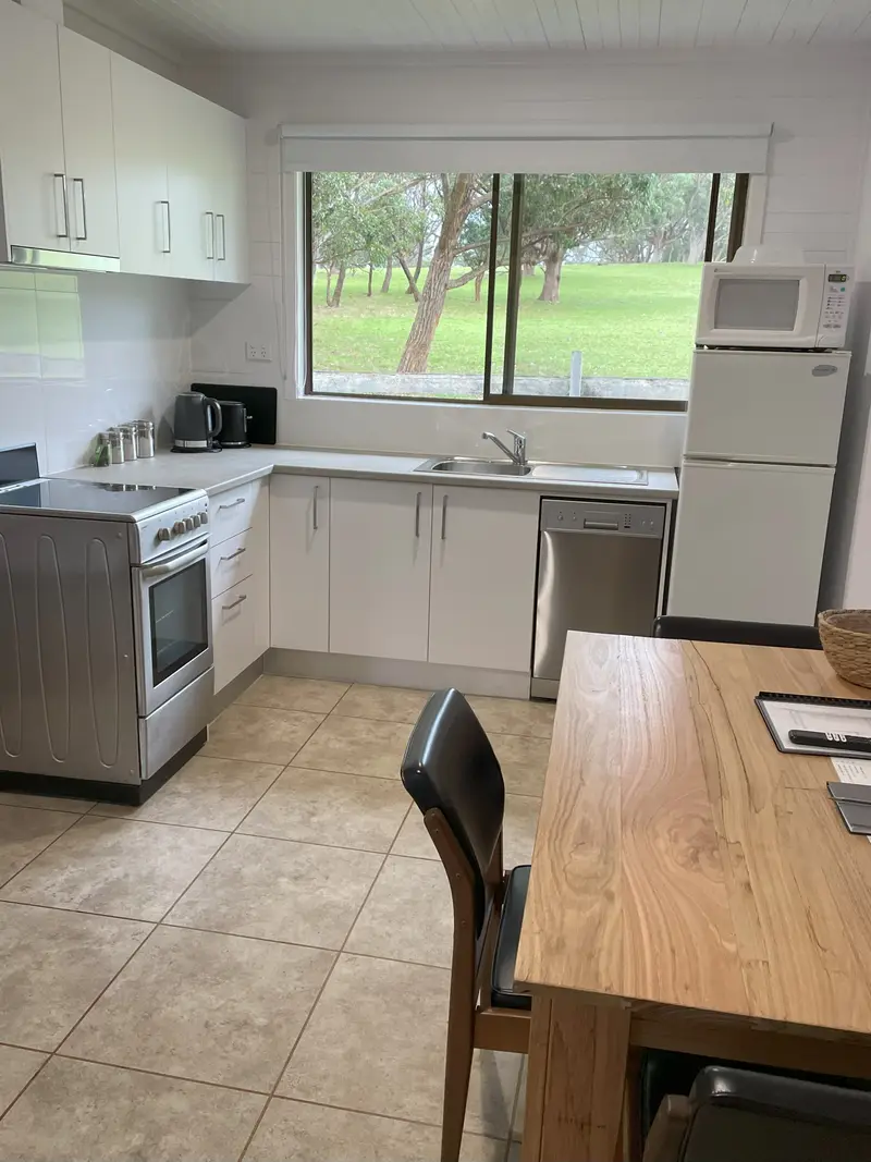 Deluxe 4 kitchen and timber dining table