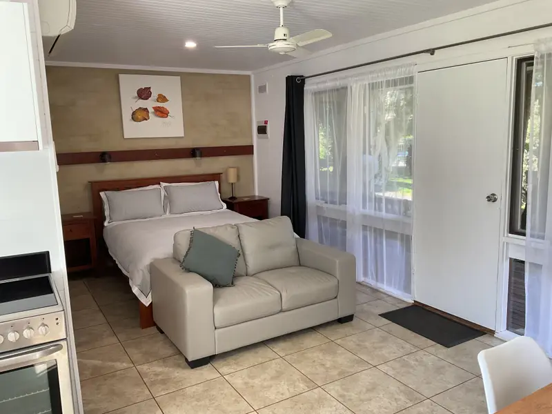Deluxe 3 bedroom with sliding door to outside
